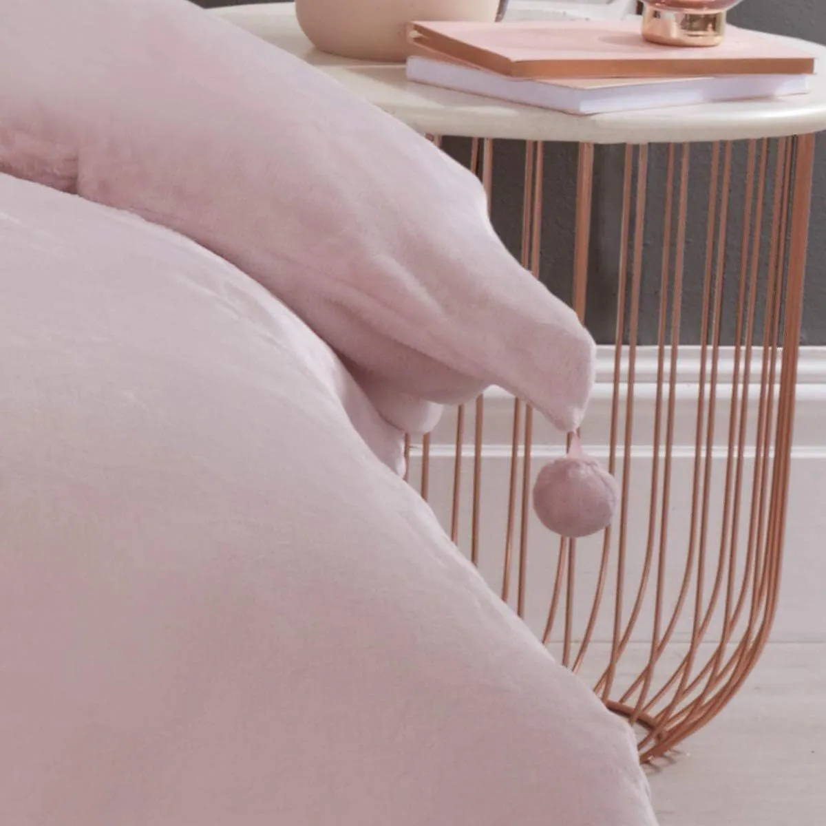 Smart Living Luxurious Pom Pom Fleece Duvet Cover with Pillowcases in Light Pink 3