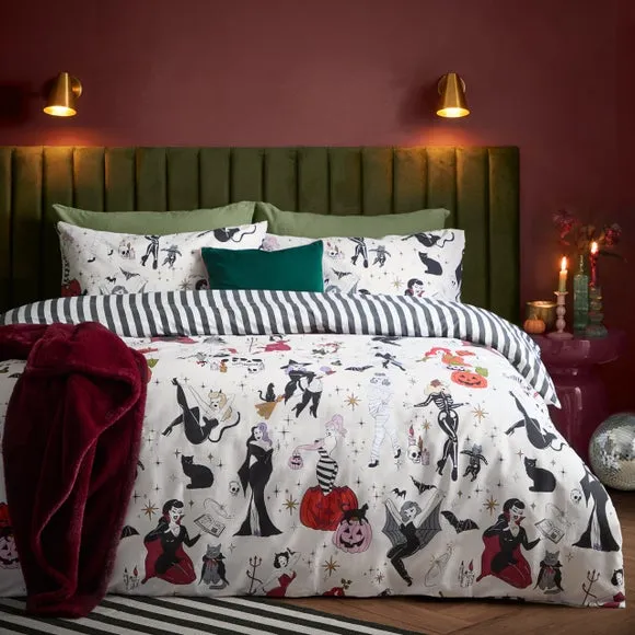 furn. Trick Or Treat Polycotton Duvet Cover & Pillowcase Set 1