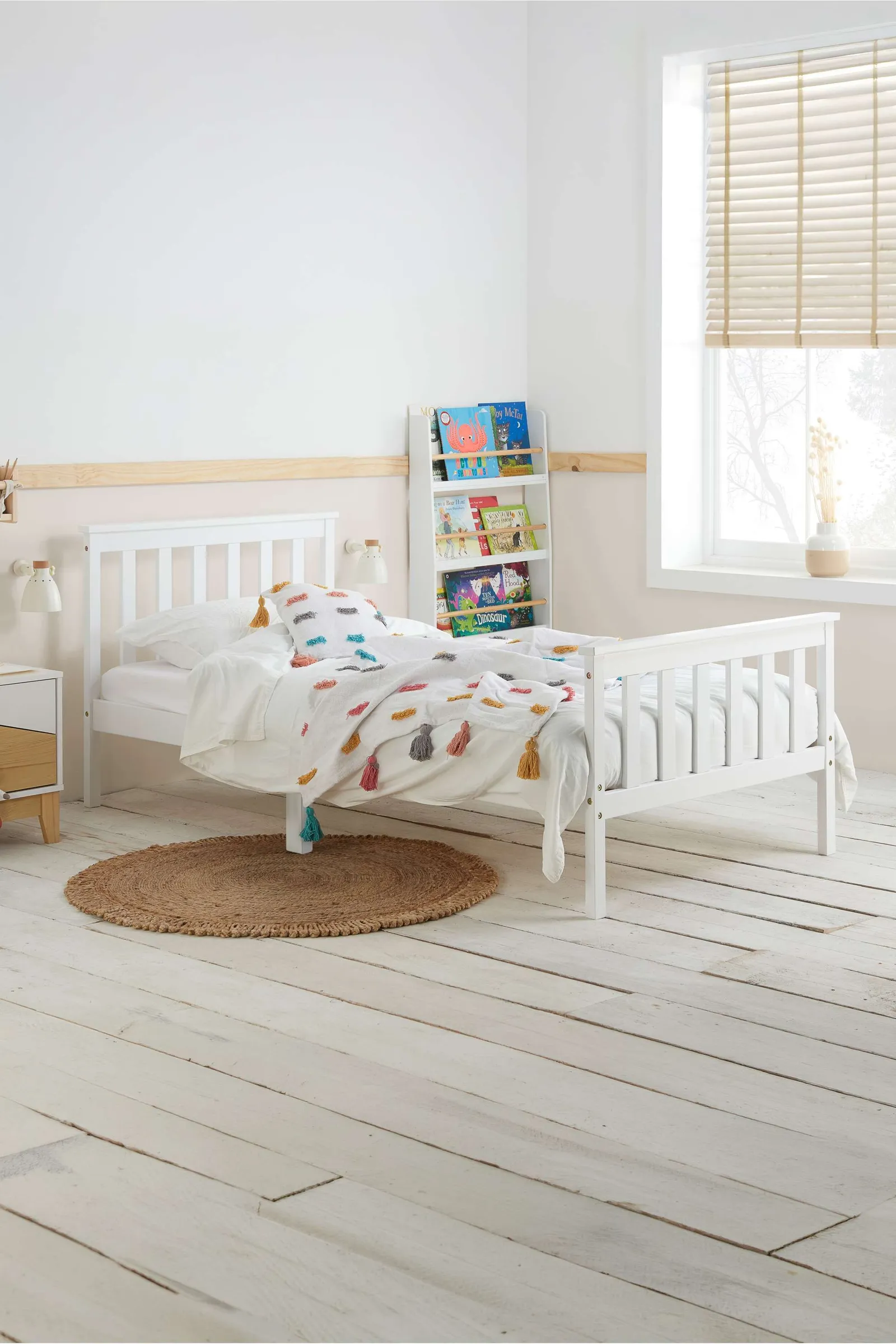 Birlea Oxford Bed in White 1