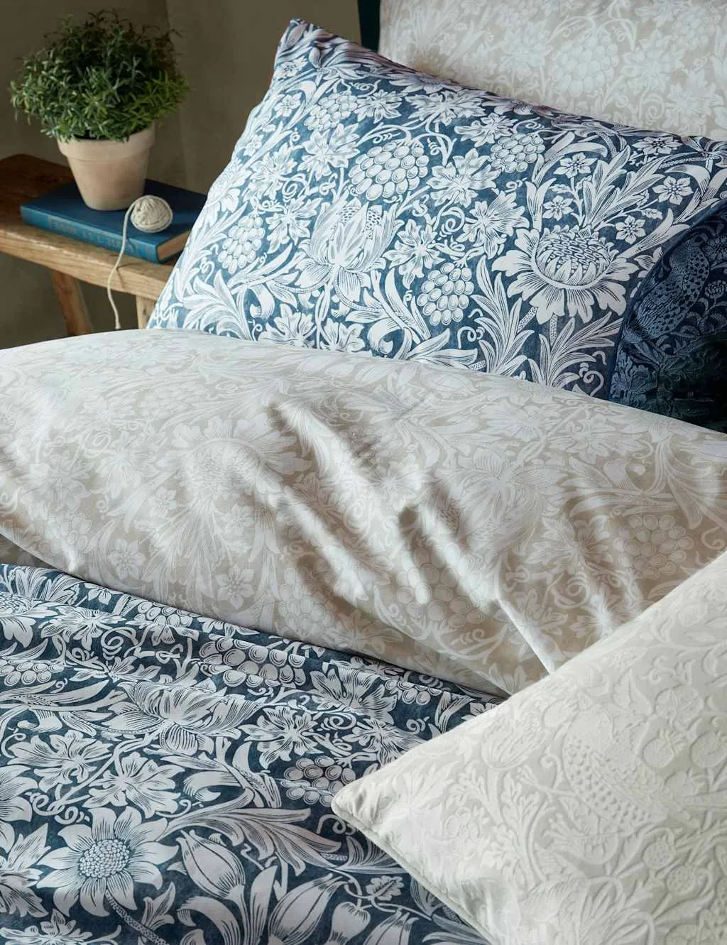 William Morris At Home Set of 2 Pure Cotton Sunflower Pillowcases Blue Mix