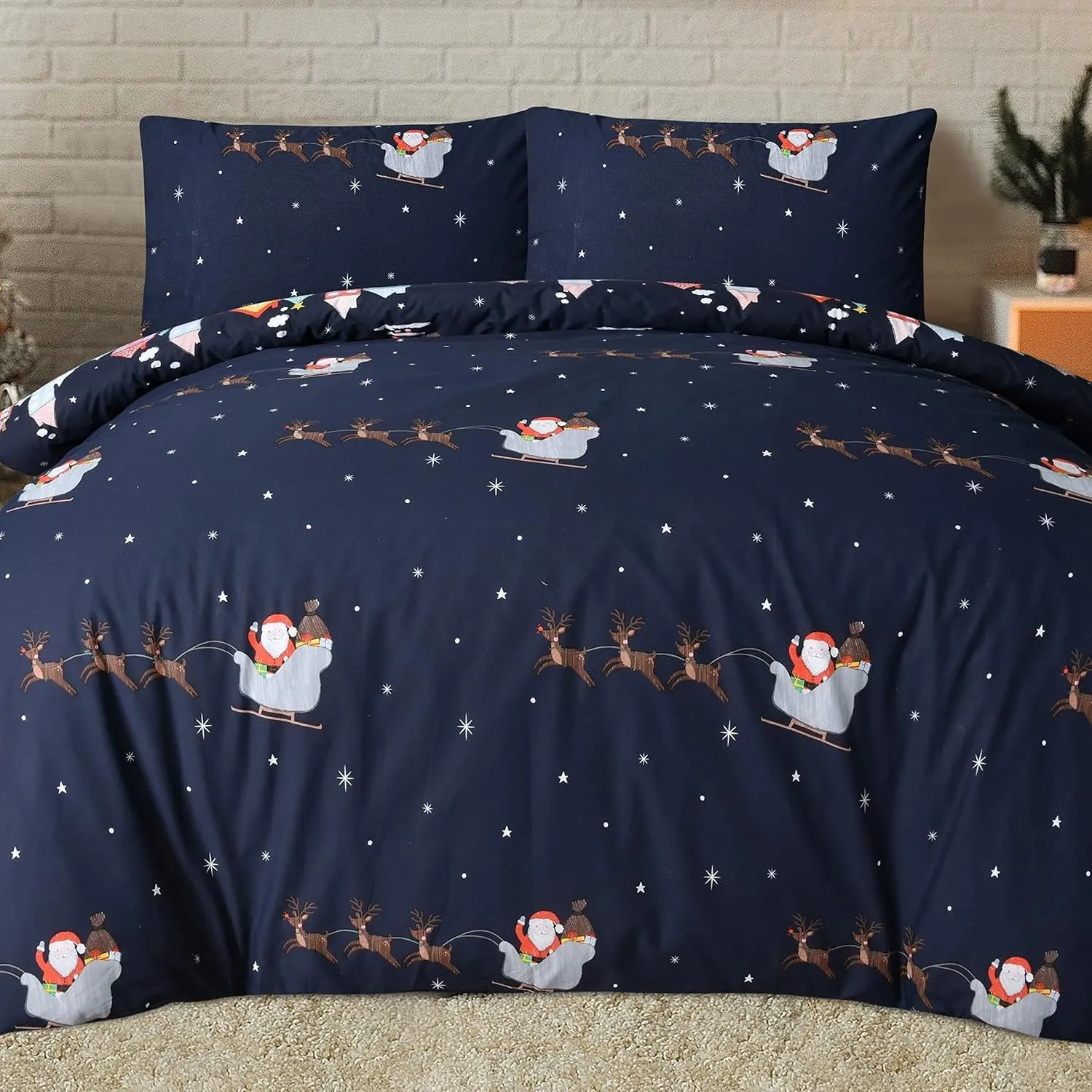 Smart Living Santa Town Xmas Festive Reversible Polycotton Duvet Cover with Pillowcases 2