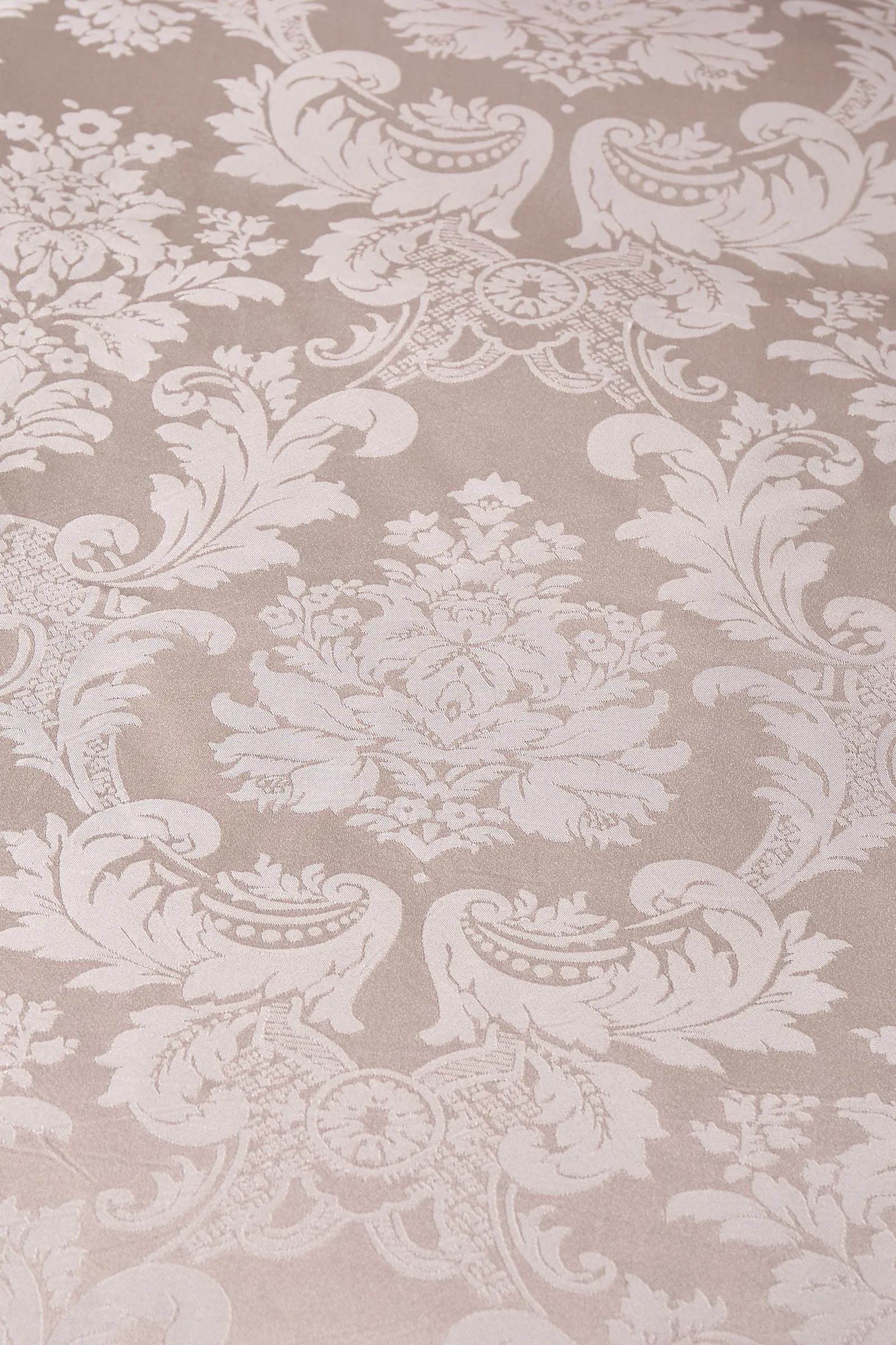 Catherine Lansfield Damask Jacquard Duvet Set in Gold 4