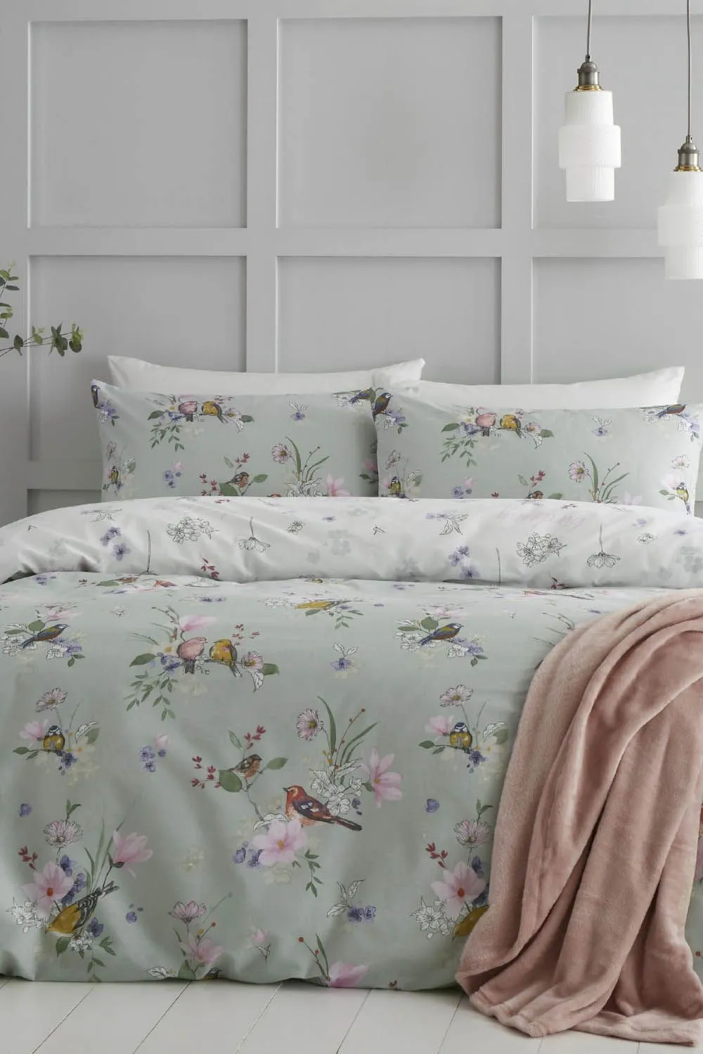 Catherine Lansfield 'Songbird' Duvet Set in Green