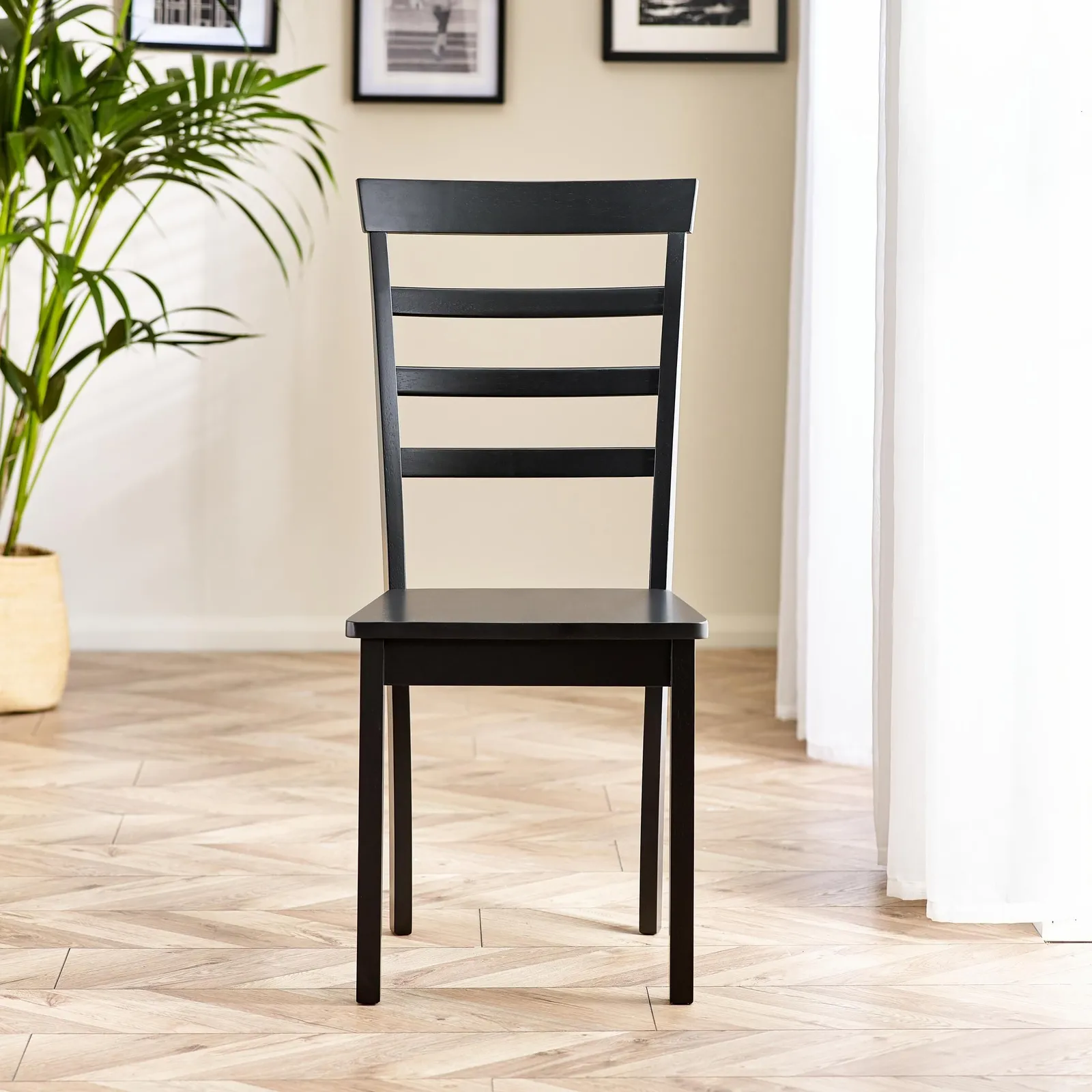 FurnitureboxUK Cotswold Wooden Dining Table & 4 Whitby Black Dining Chairs in Light Oak 5
