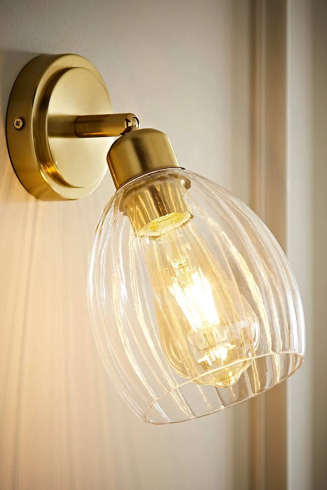 ValueLights Cheltenham Pair of Ribbed Glass Dome Spotlight Wall Lights with Bulbs in Gold 3