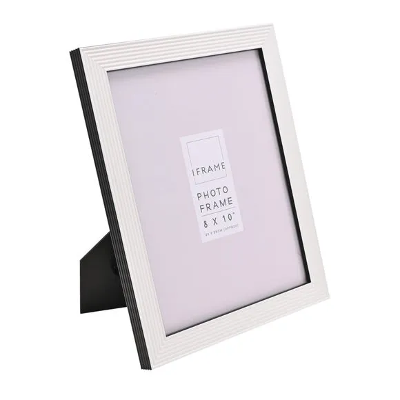 IFrame Monochrome Ribbed Photo Frame 1