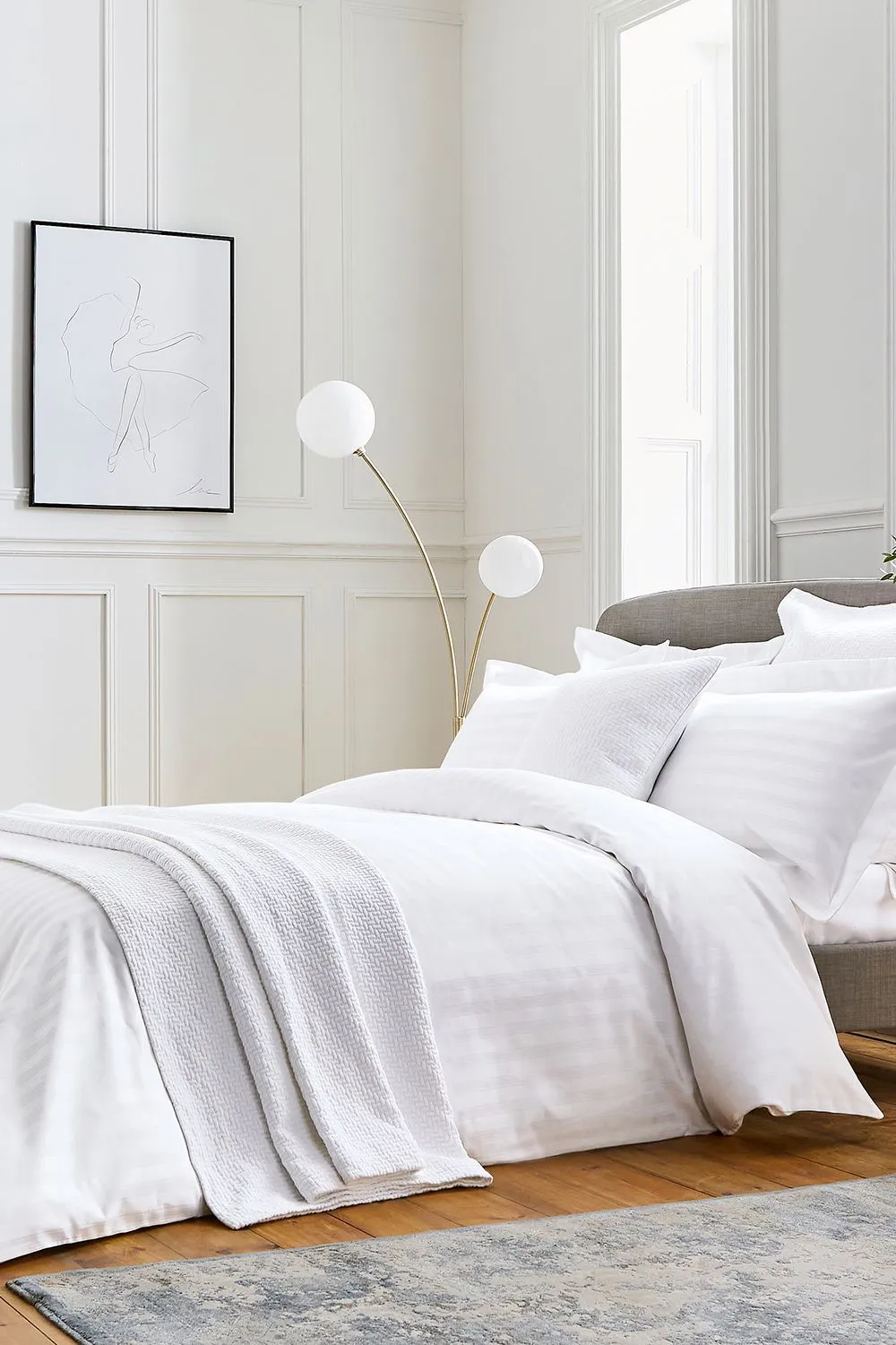 1951 'Adan' Cotton Sateen Duvet Cover in White