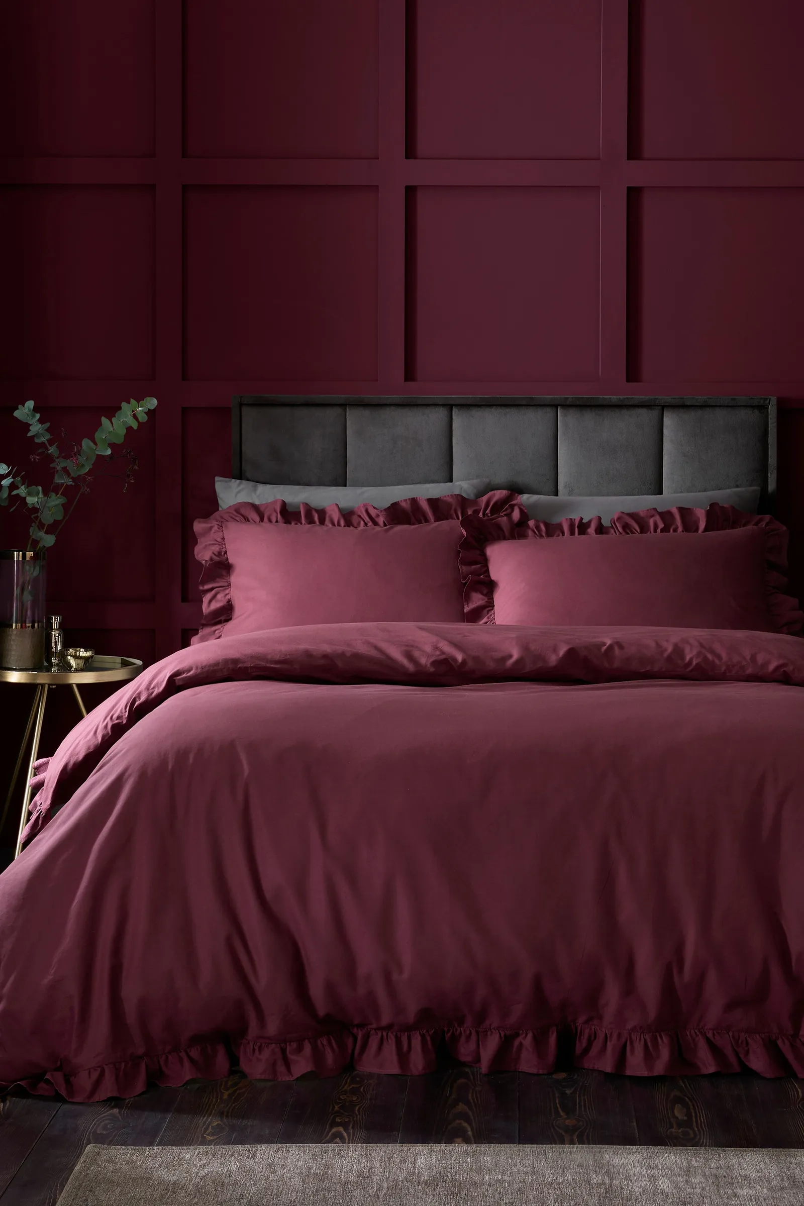 Appletree 'Cassia Frill' 100% Cotton Relaxed Look Duvet Cover Set in Red