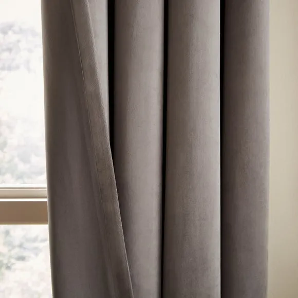 Luxe Velour Eyelet Curtains (Blackout Available) 4