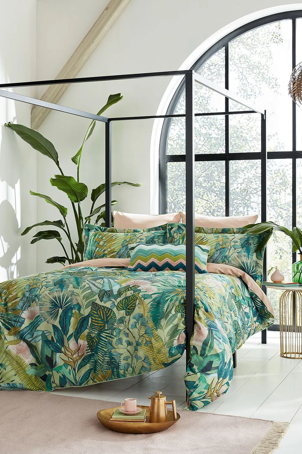 Harlequin 'Floreana Fig Leaf' Cotton Duvet Cover Set in Green