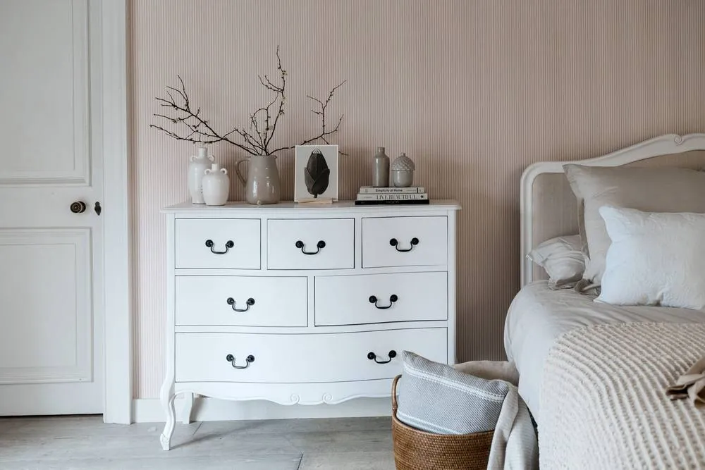 Statement Furniture Juliette Vintage Chic 6 Drawer Chest of Drawers in White 2