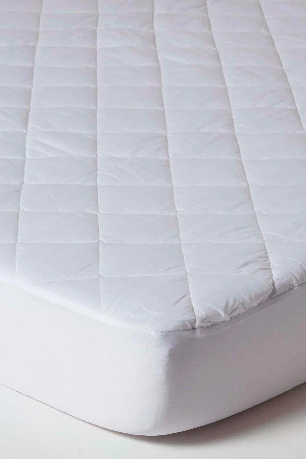 Homescapes Quilted Deep Fitted Waterproof Mattress Protector in White