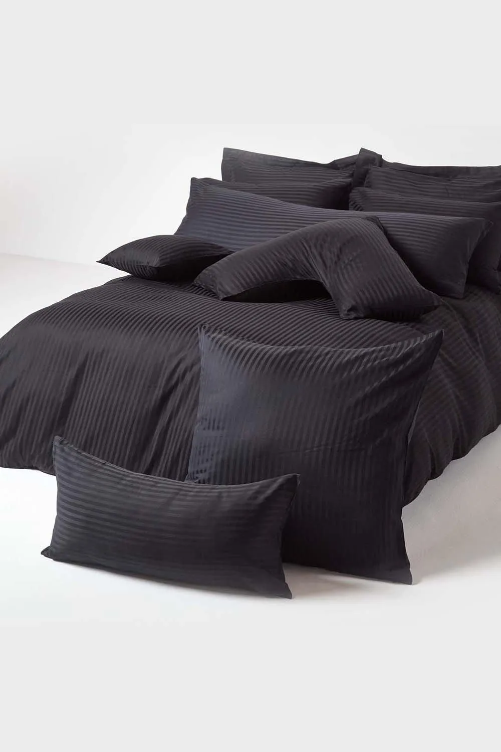 Homescapes Continental Egyptian Cotton Pillowcase 330 TC, 40 x 40 cm in Black 4
