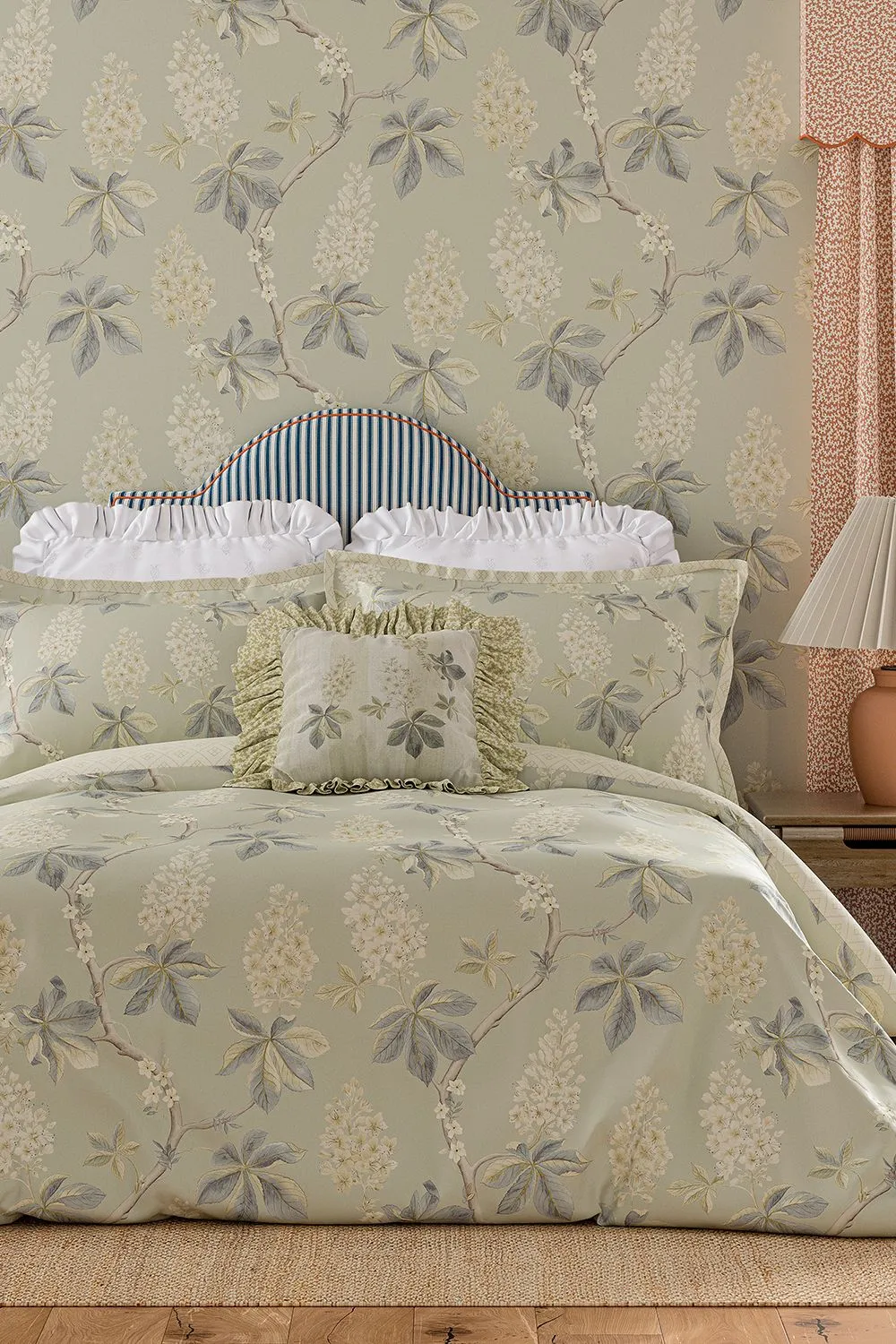Sanderson 'Chestnut Tree' Cotton Duvet Cover Set in Grey