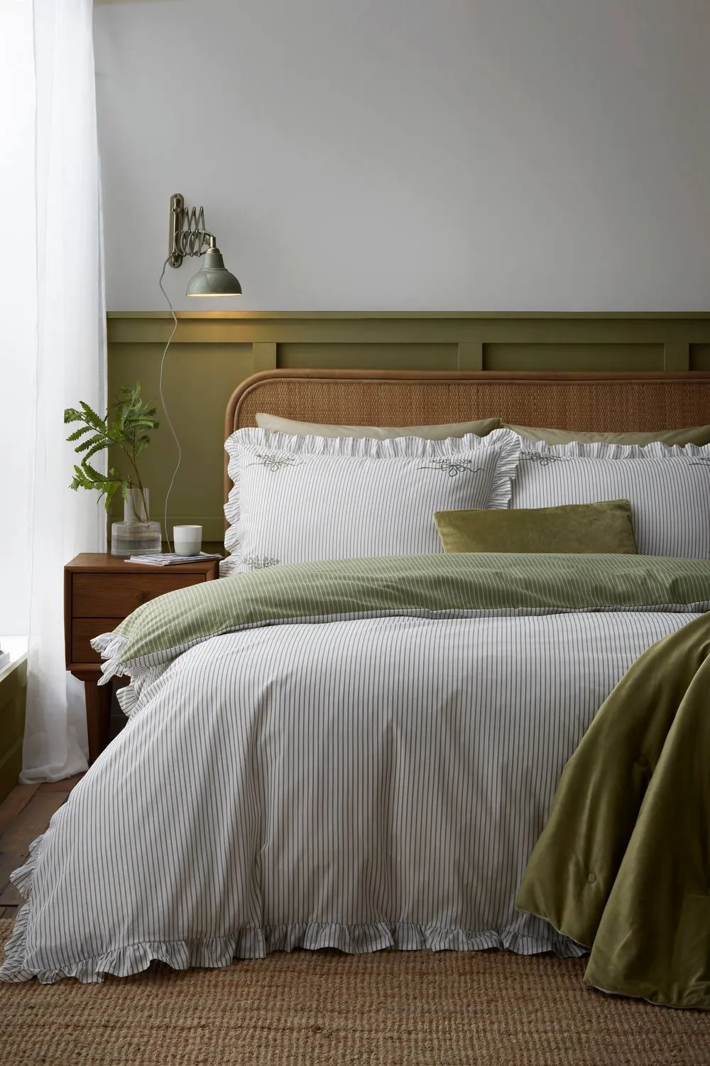 Appletree 'Frilled Embroidered Bow Stripe' 100% Cotton Duvet Cover Set in Green 5