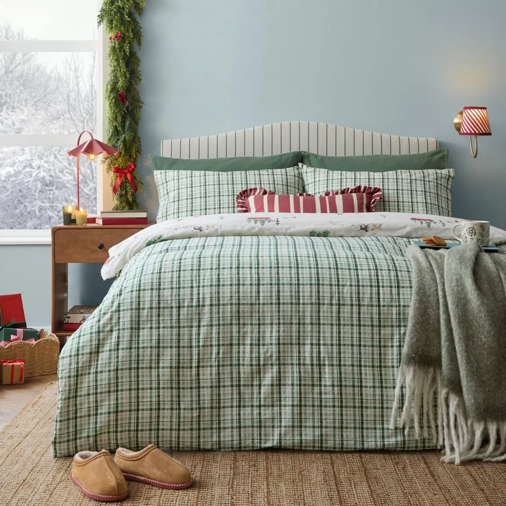 Wylder Christmas Tree Lane 100% Cotton Duvet Cover Set in Natural 2