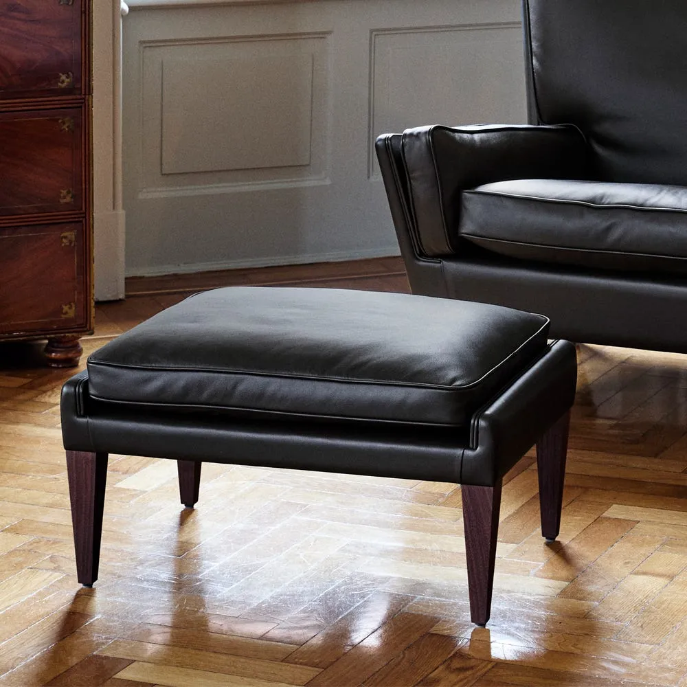 Gubi V11 Ottoman in Smooth Leather Coffee and American Walnut 4