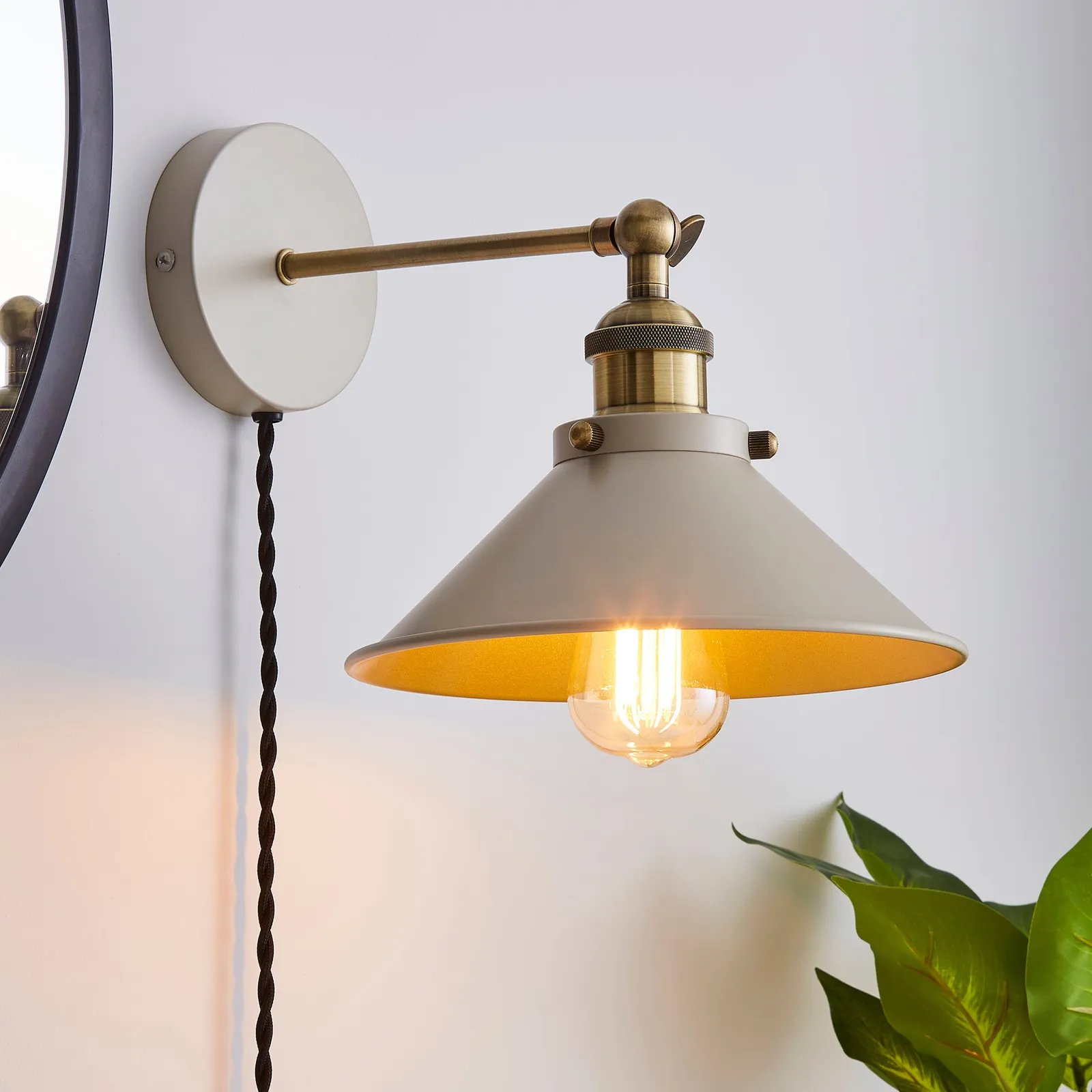 Logan Plug-in Wall Light Mushroom