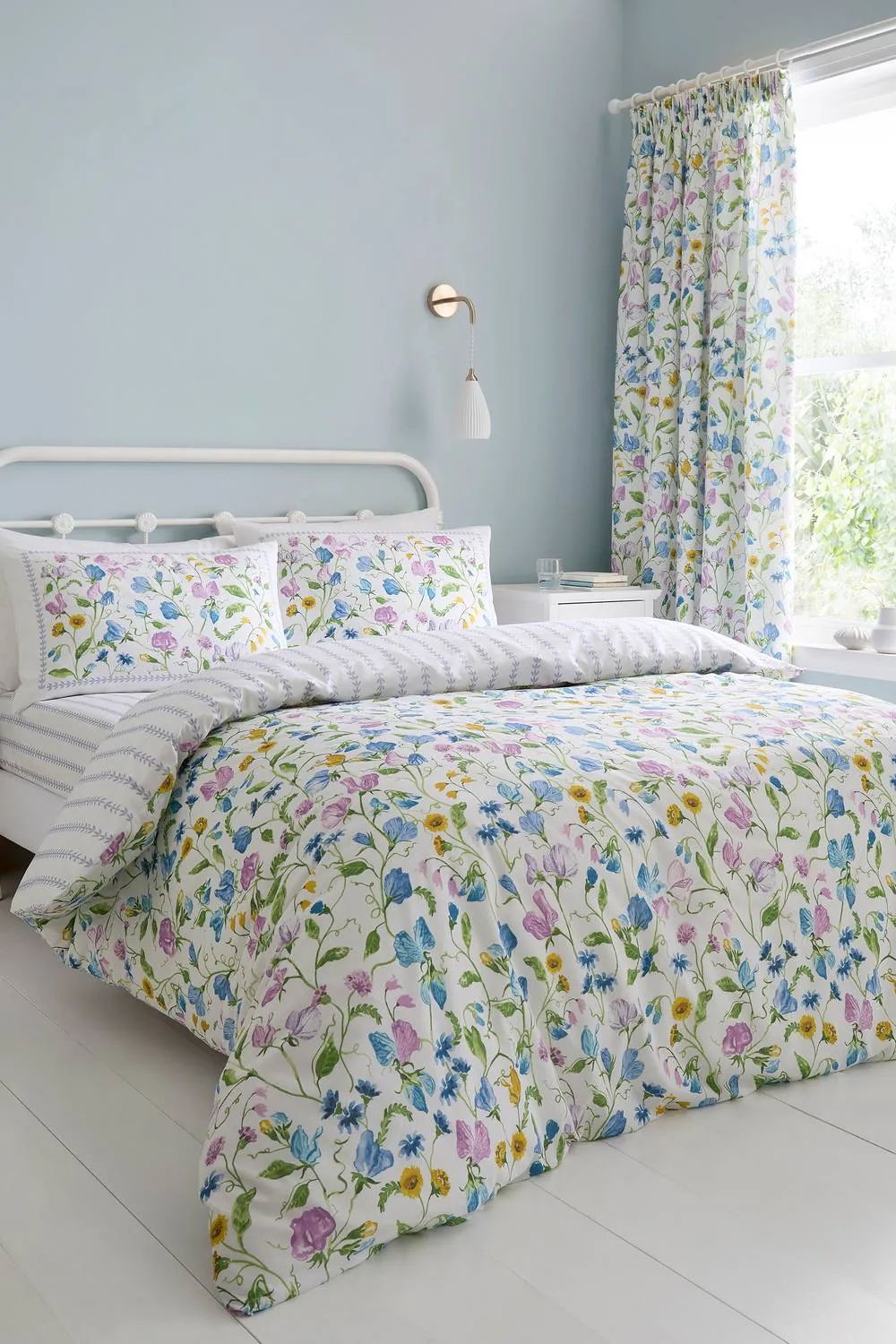 Dreams & Drapes 'Sweetpea Floral' 100% Cotton Duvet Cover Set