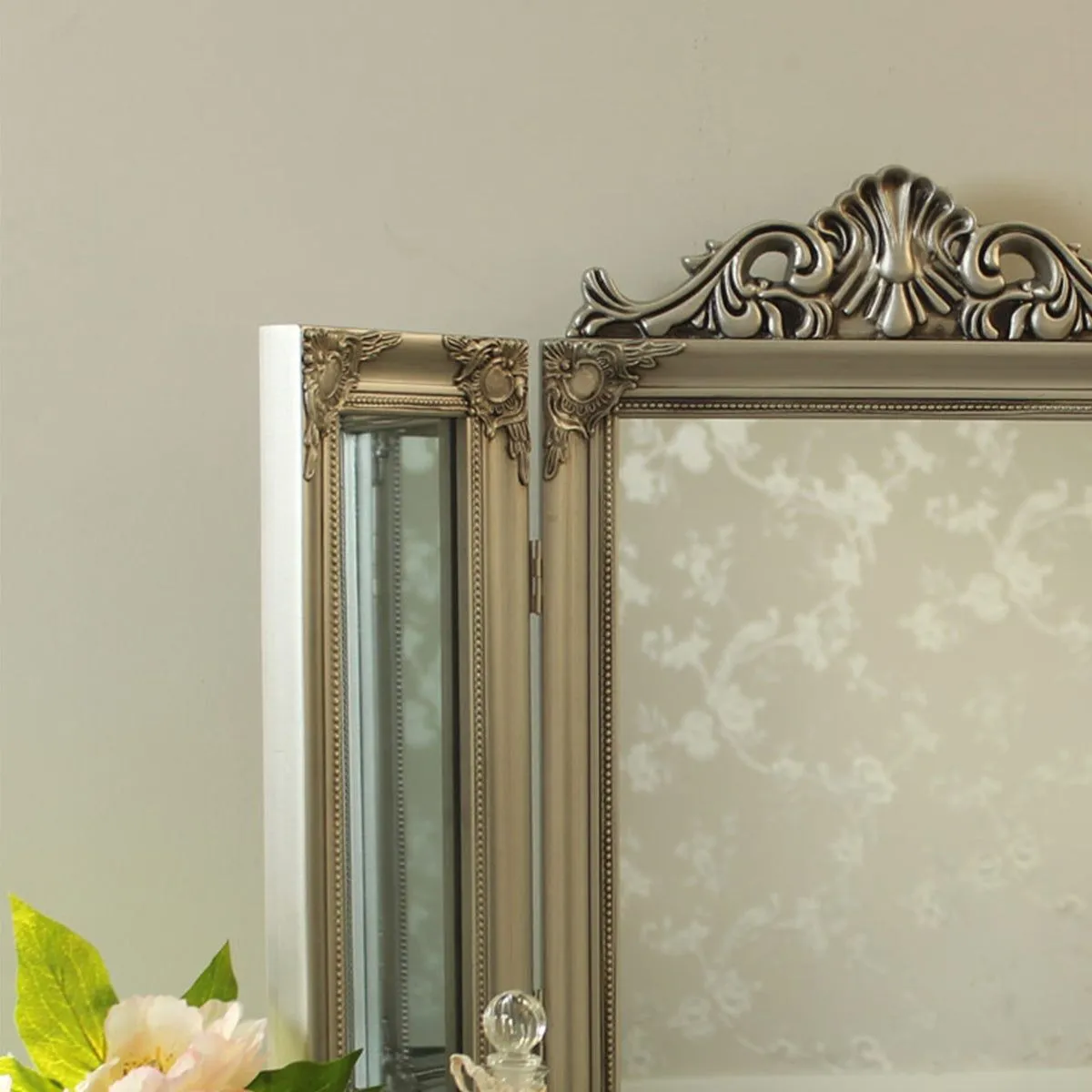 Melody Maison Ornate Silver Dressing Table Triple Mirror in Metallic Silver 6