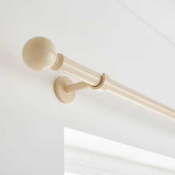 Ashton Fixed Metal Curtain Pole 1