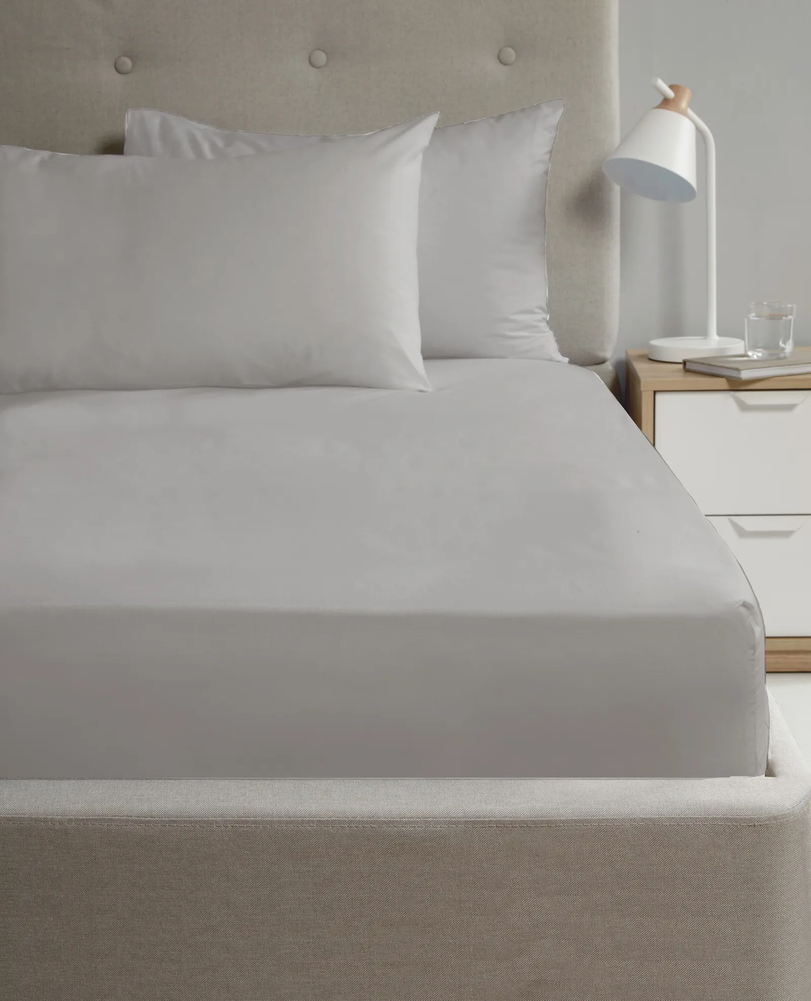 Rapport Home 56P Polycotton Fitted Sheet in Silver 1