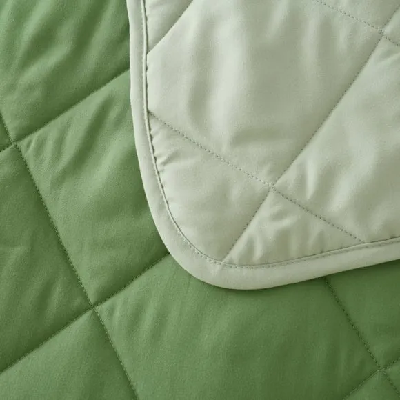 Helston Two Tone Bedspread 150cm x 200cm 2