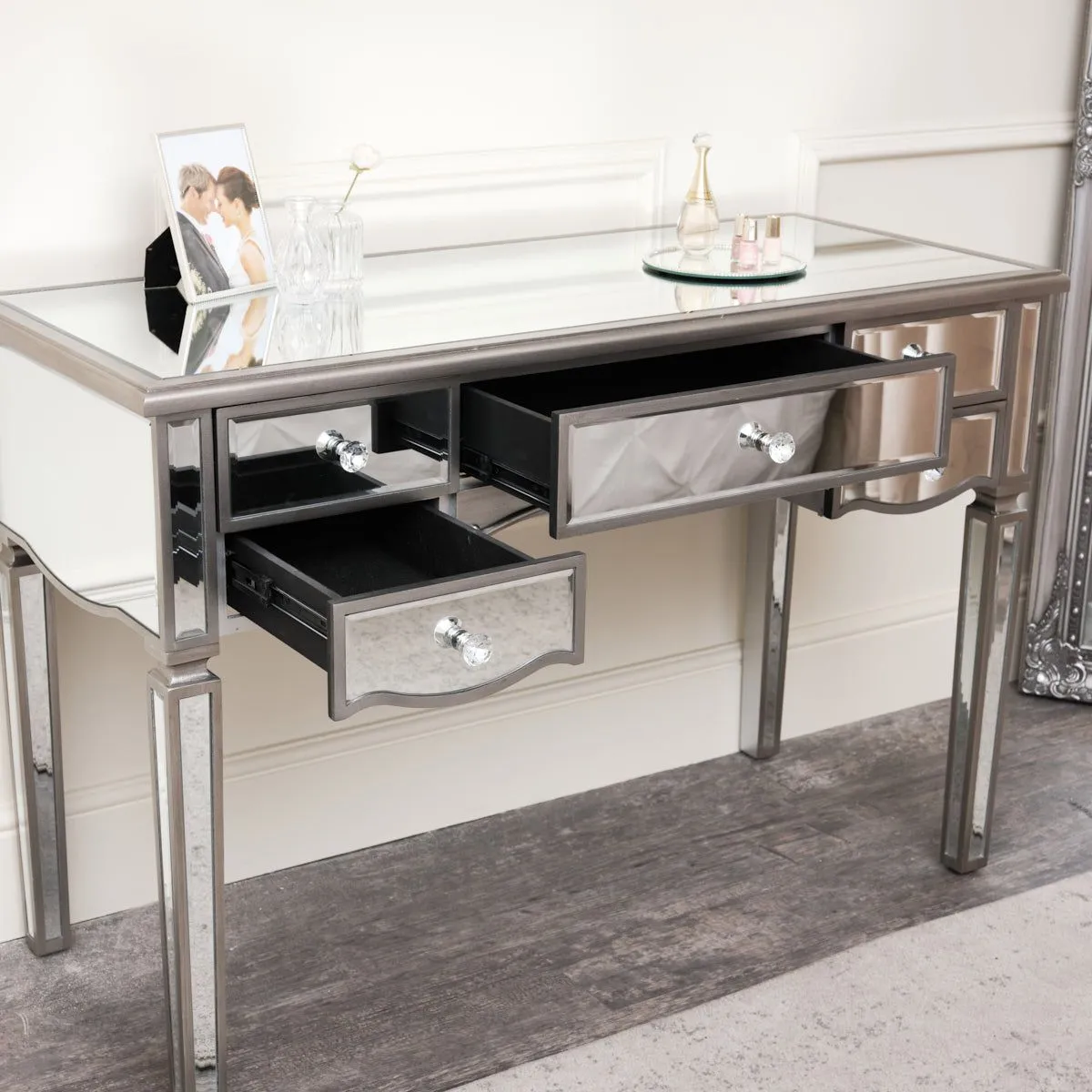 Melody Maison Large Mirrored Dressing Table - Tiffany Range in Metallic Silver 2