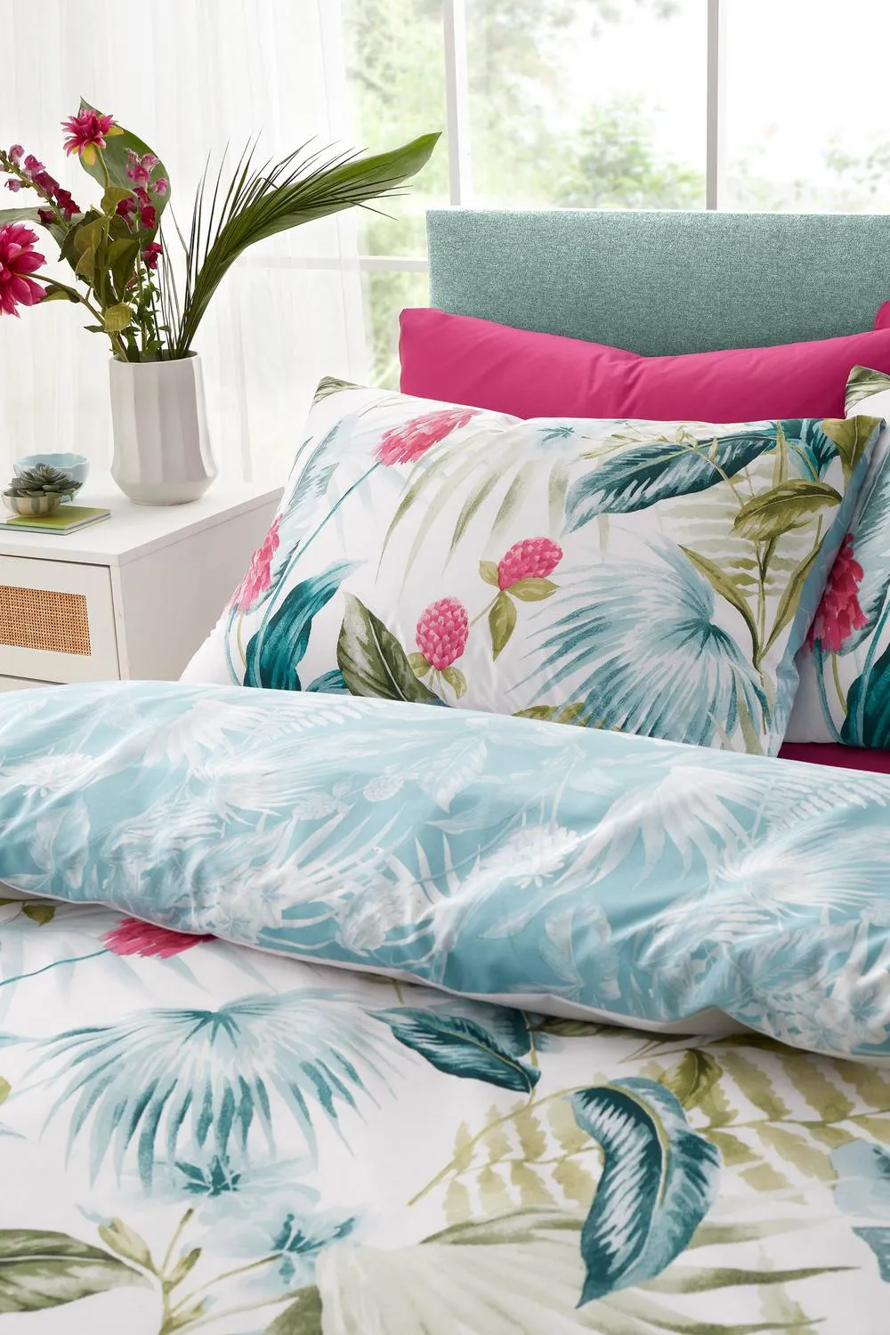 Catherine Lansfield Aruba Tropical Floral Reversible Duvet Cover Set 3