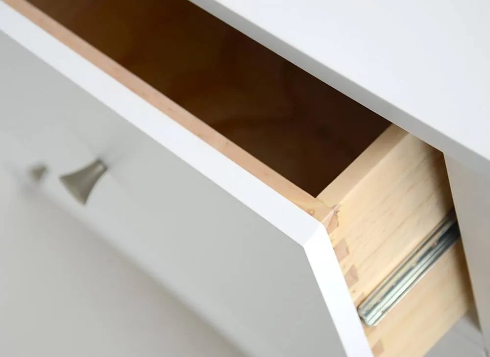Statement Furniture Edward Hopper 2 Over 2 Chest of Drawers in White 4