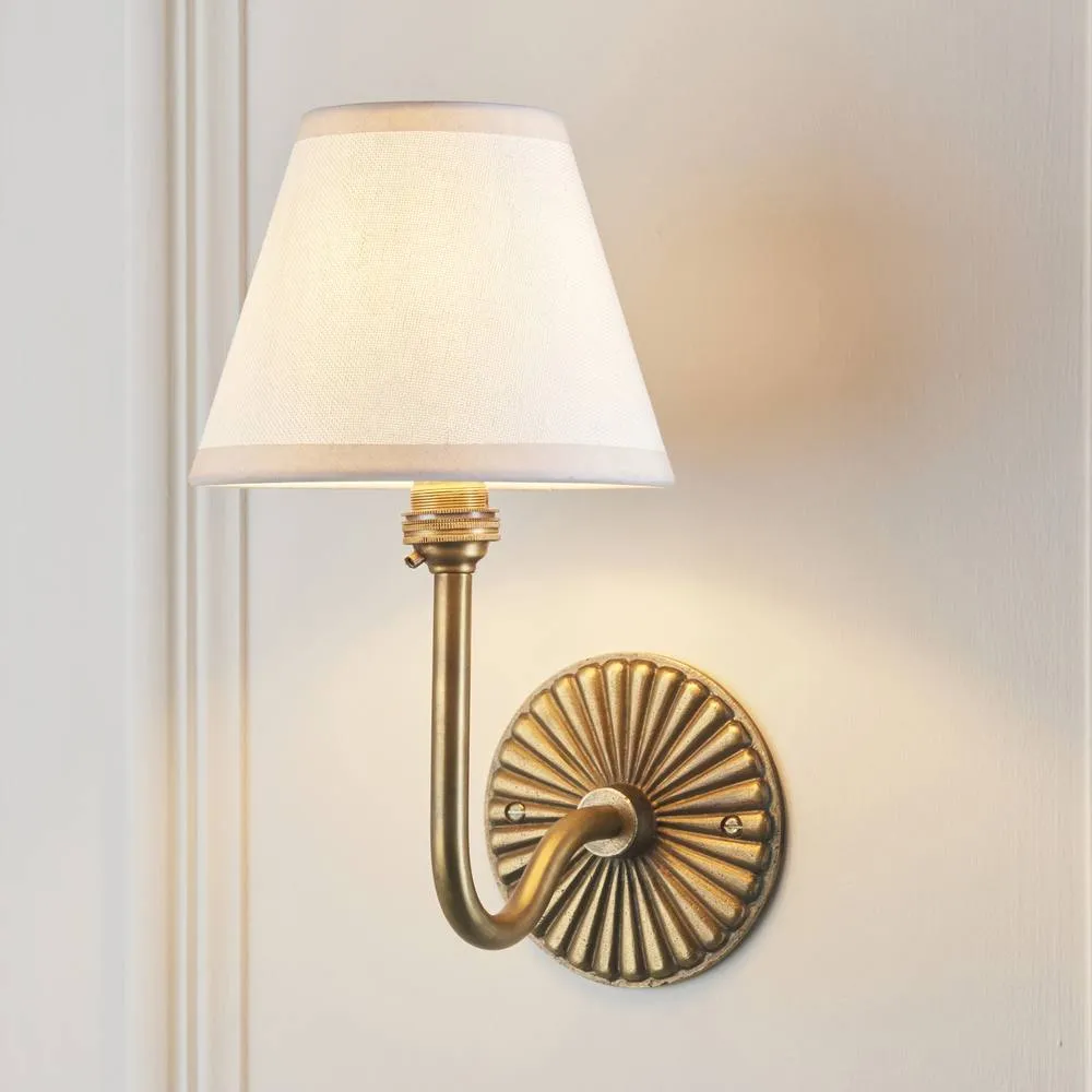 Netlighting Dahlia Swan & Ivy 16cm Wall Lamp Antique Brass Vintage White in Gold 2