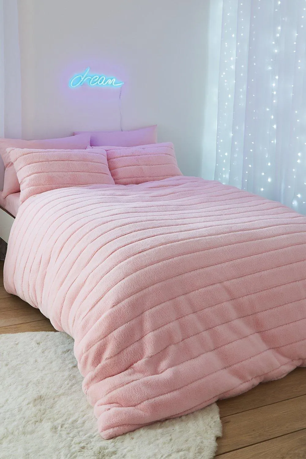 Hella Cosy Banded Faux Fur Double Duvet Set