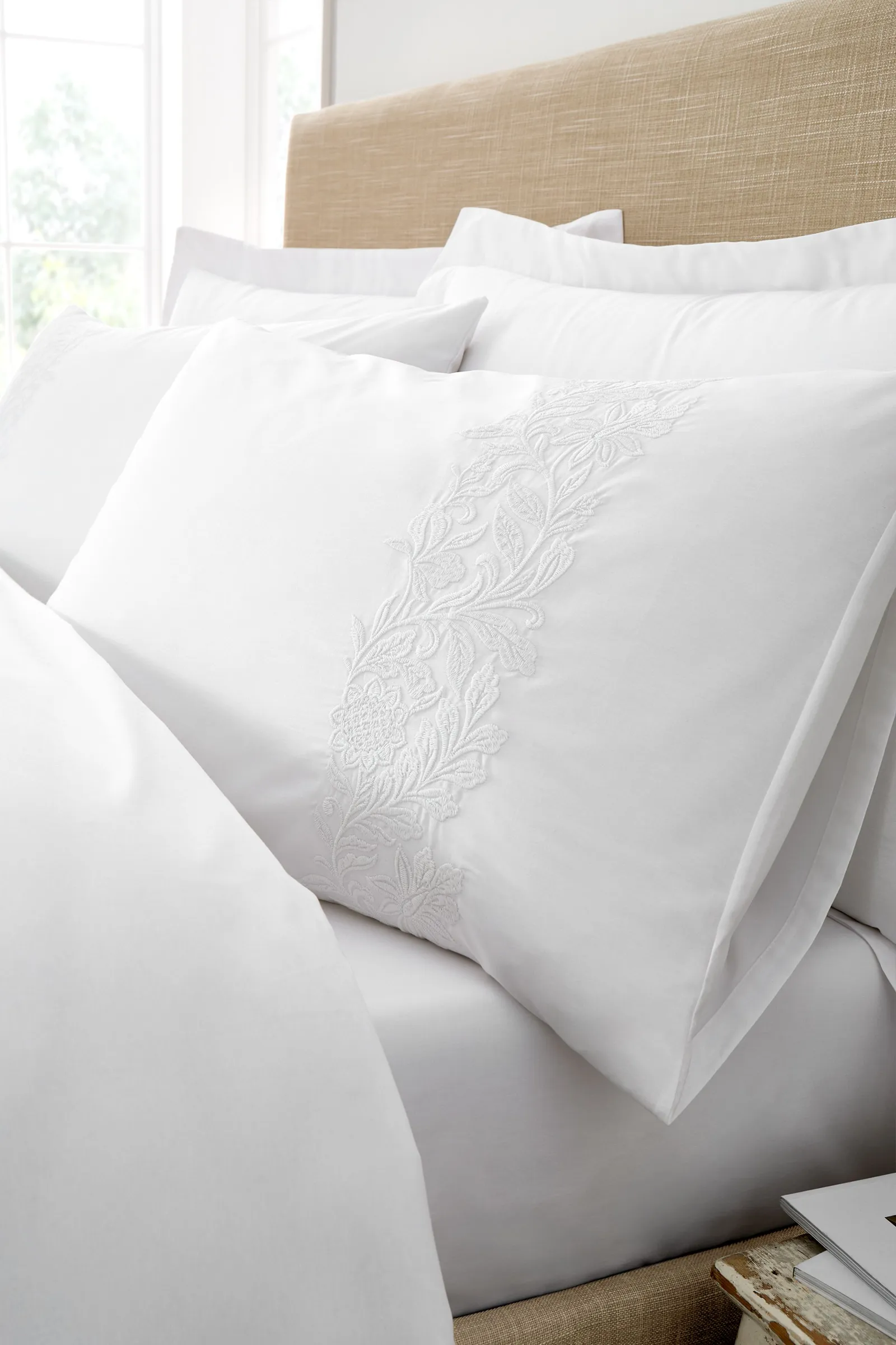 Bianca 'Embroidery Floral' 200 Thread Count Cotton Duvet Cover Set in White 3