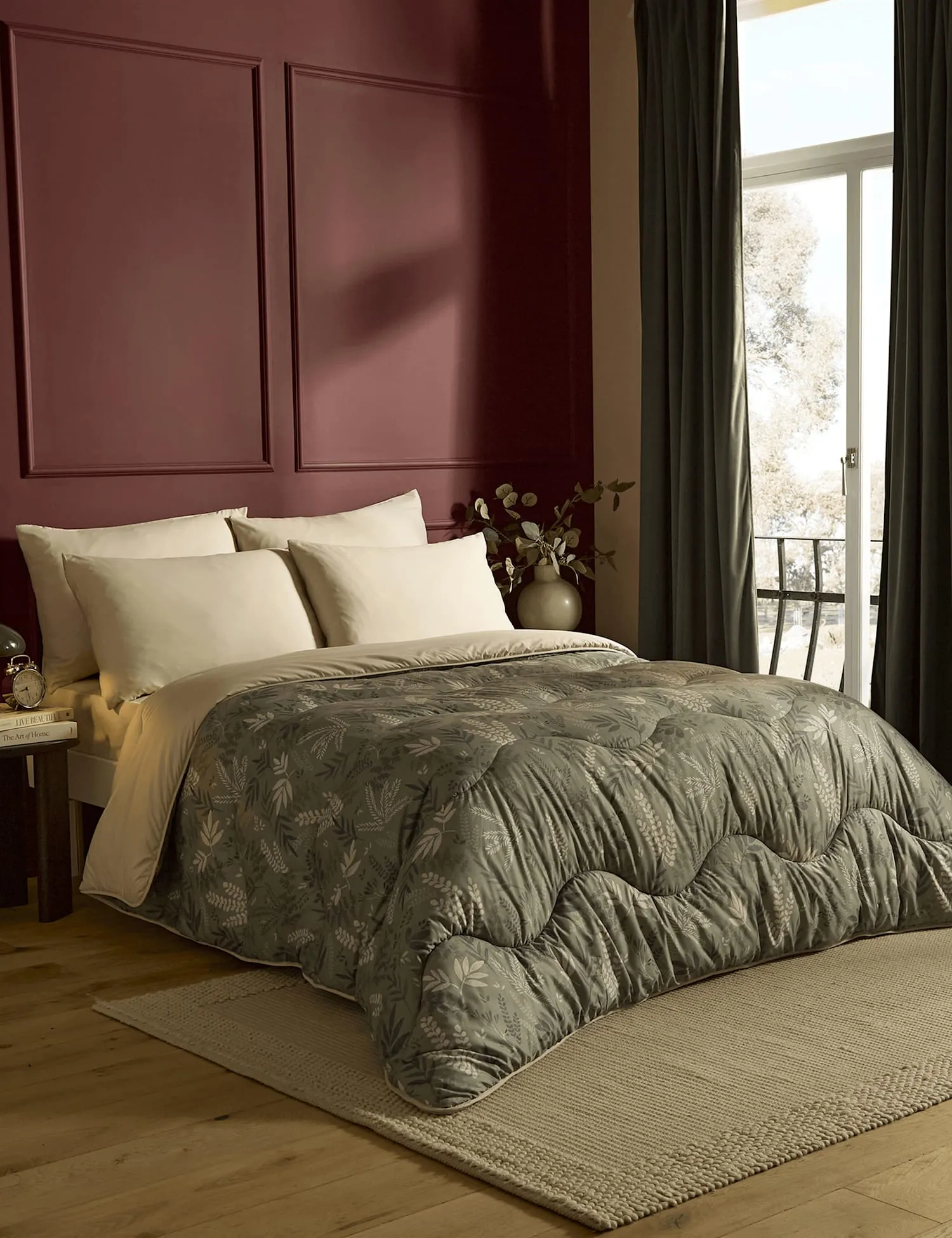 Nightlark Sprigs Printed 10.5 Tog Coverless Duvet Set Green