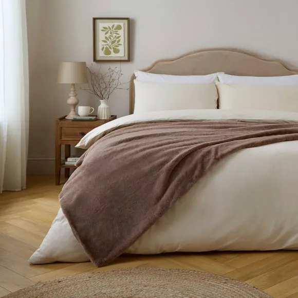 Faux Fur Bedspread 4