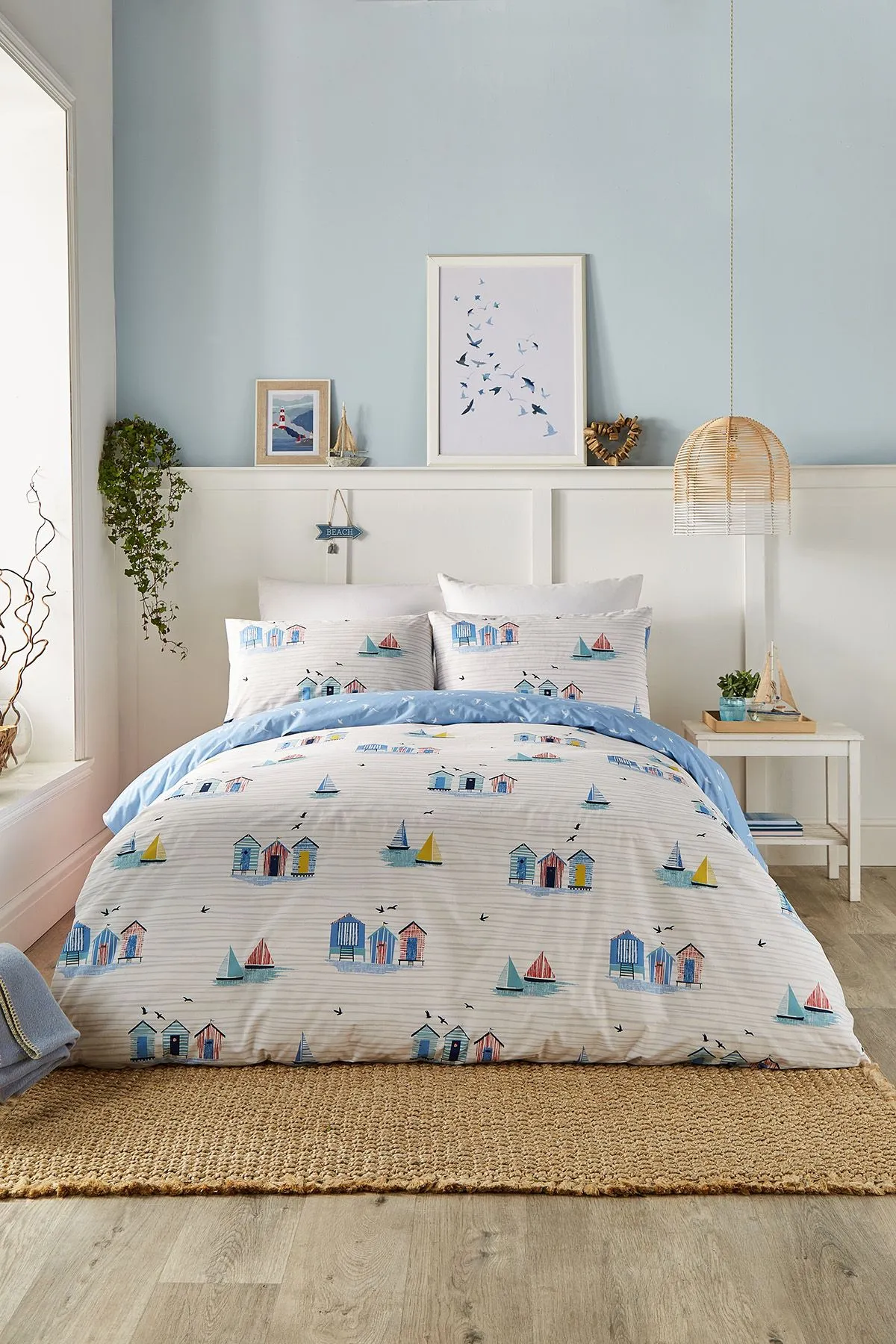 Fusion 'Beach Huts' Summer Seaside Print Duvet Cover Set in Blue 3