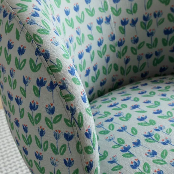 Tulip Floral Print Curved Swivel Accent Chair 4