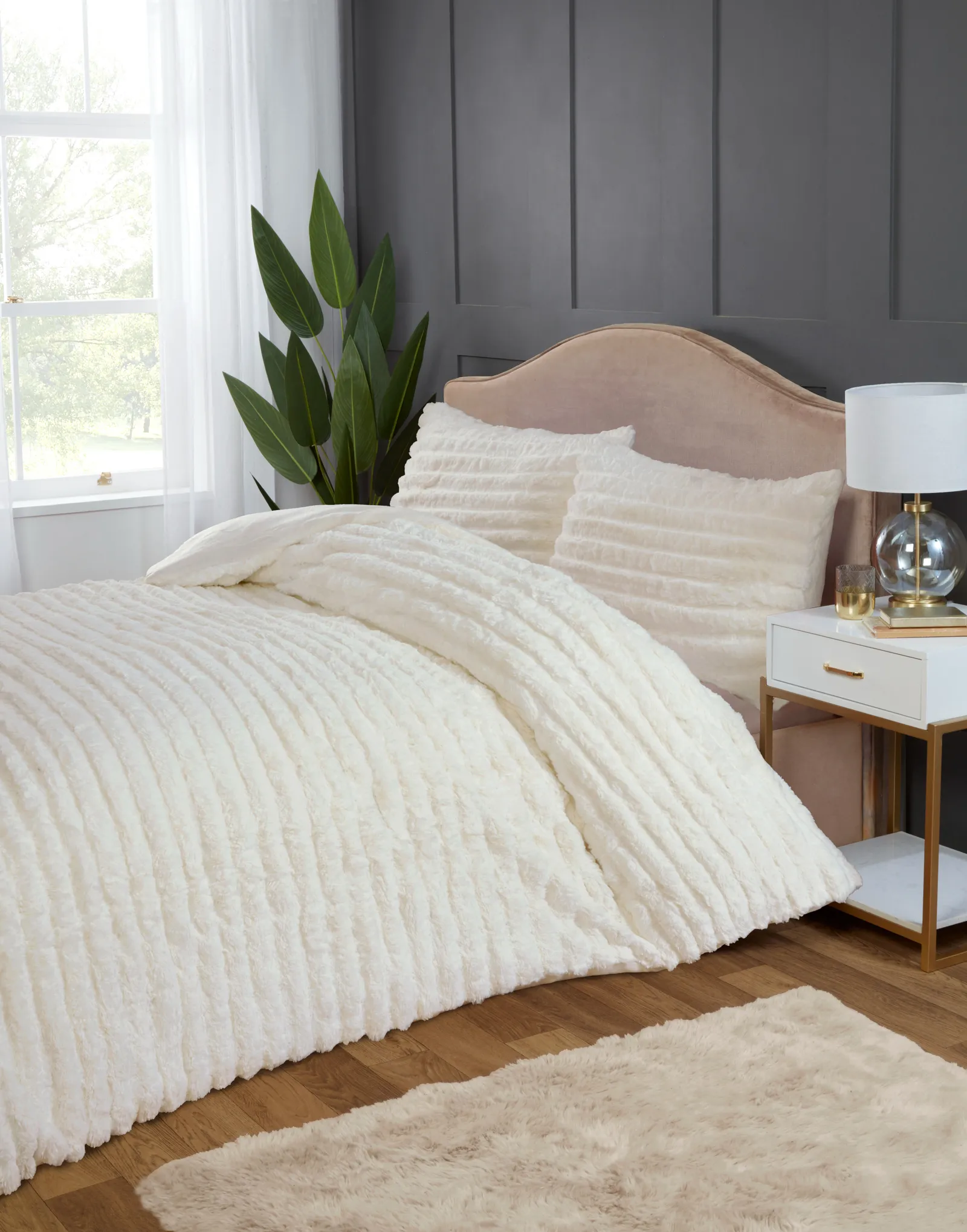 Rapport Home Chunky Ribbed Fur Polyester Soft & Cozy Duvet Cover Set With Pillowcase in White 3