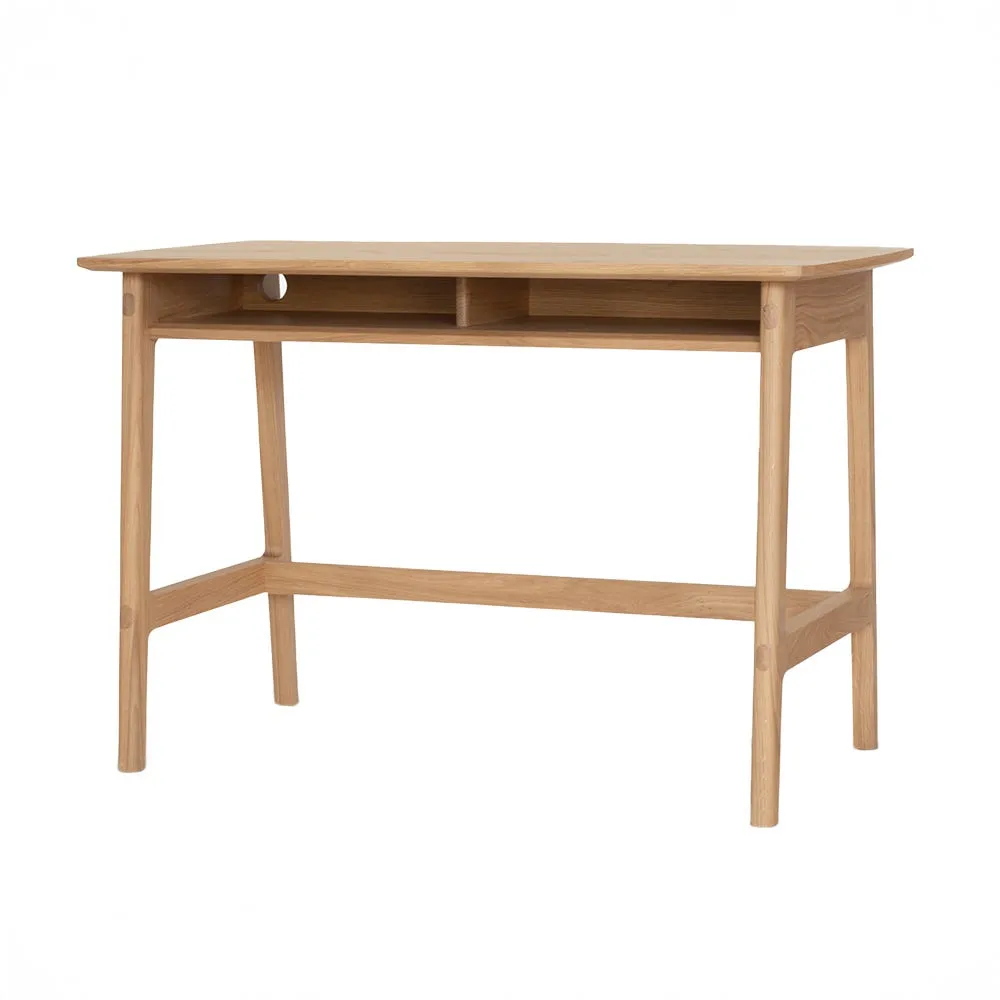 Case Dulwich Desk in Oak 2