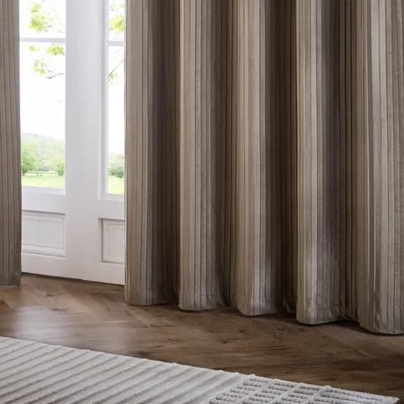 Paoletti Corinthian Eyelet Curtains 4