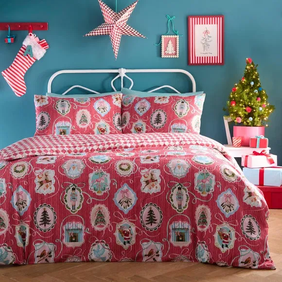 Fusion Christmas Vintage Frames Polycotton Duvet Cover & Pillowcase Set 1