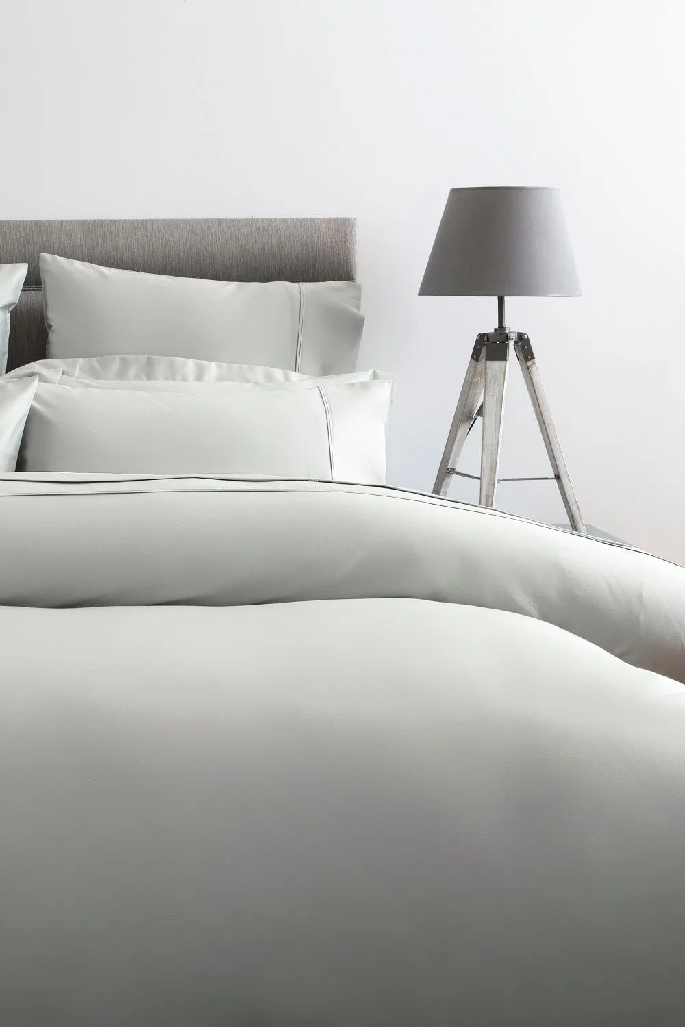 Belledorm Premium Blend 500 Thread Count Duvet Cover in Light Grey 1