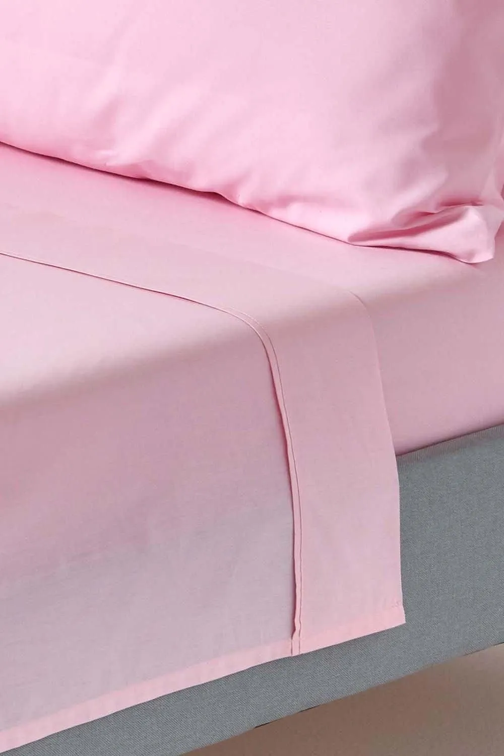 Homescapes Egyptian Cotton Flat Sheet 200 Thread Count in Pink 1