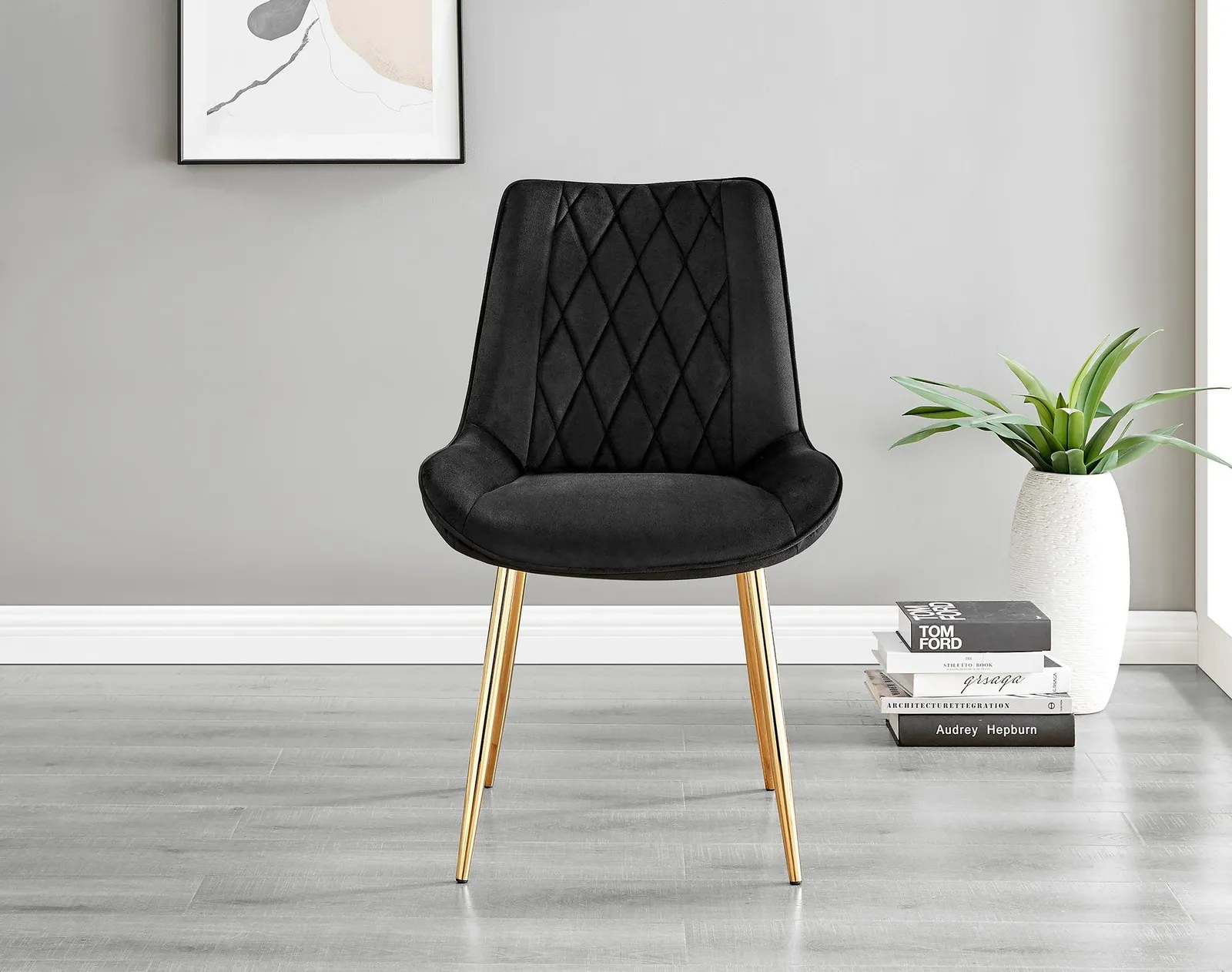 FurnitureboxUK Novara 100cm Round Tempered Glass Dining Table with Gold Legs & 4 Pesaro Velvet Chairs in Black