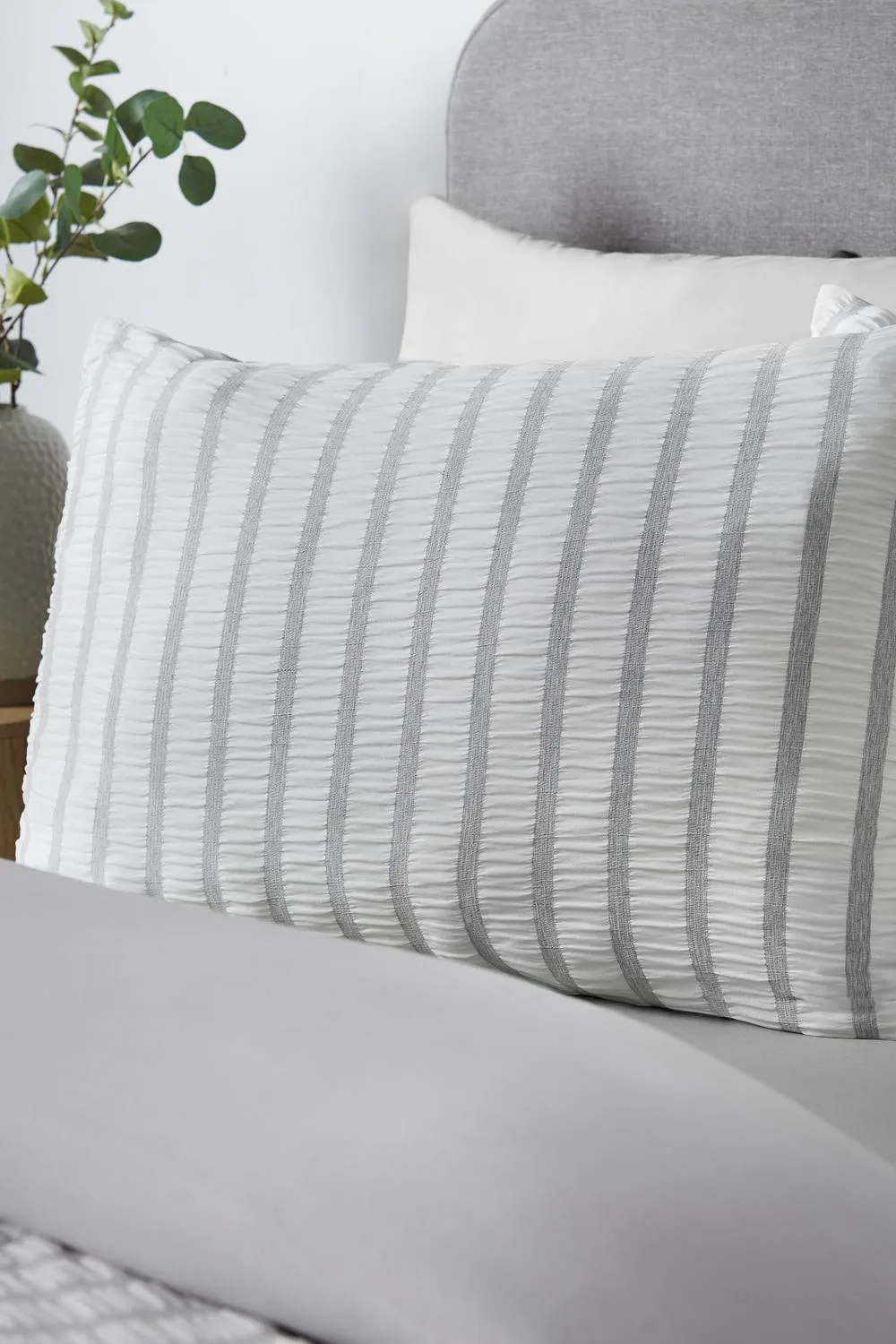 Catherine Lansfield 'So Soft Seersucker Stripe' Duvet Cover Set in Grey 2