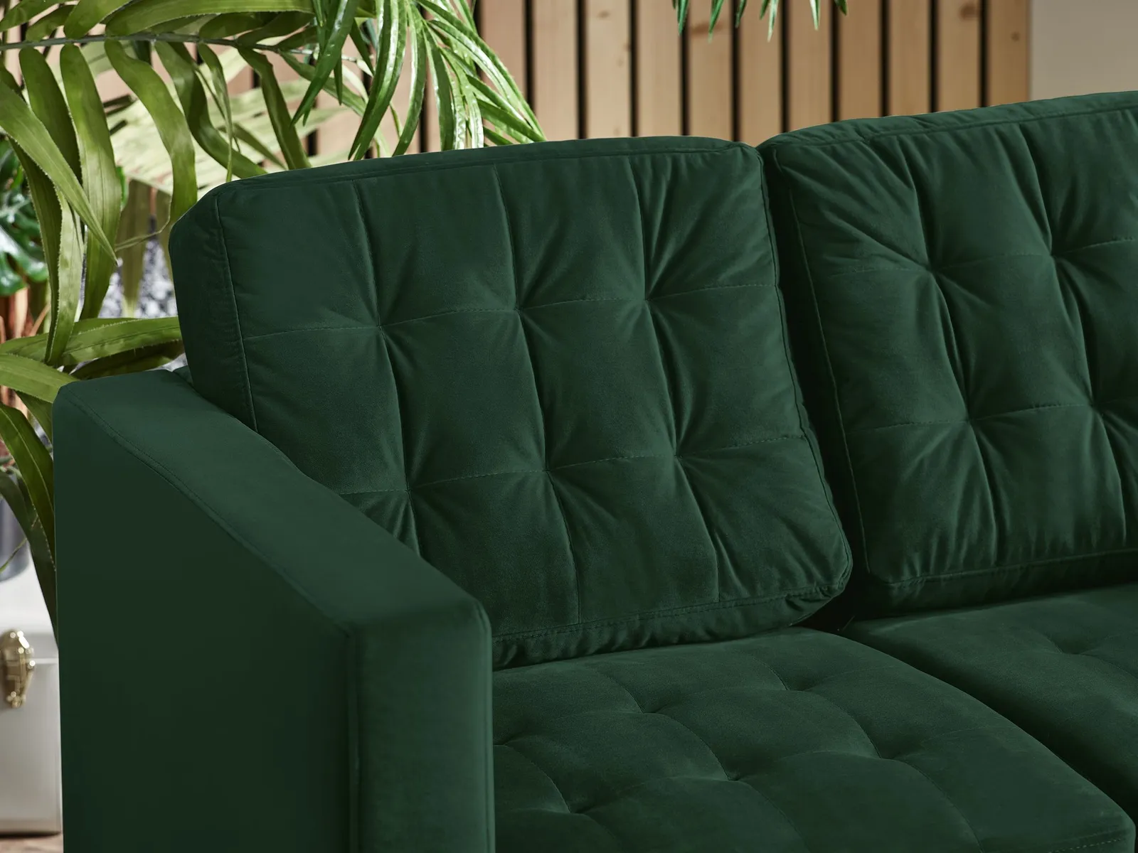 FurnitureboxUK Jade 2-Seater Soft Touch Velvet Sofa With Solid Wood Frame in Emerald 6