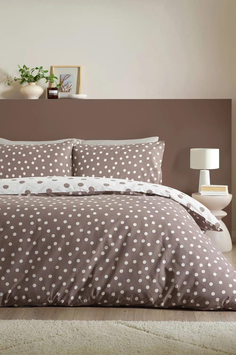 Catherine Lansfield 'Polka Dot' Reversible Duvet Cover Set in Chocolate 2