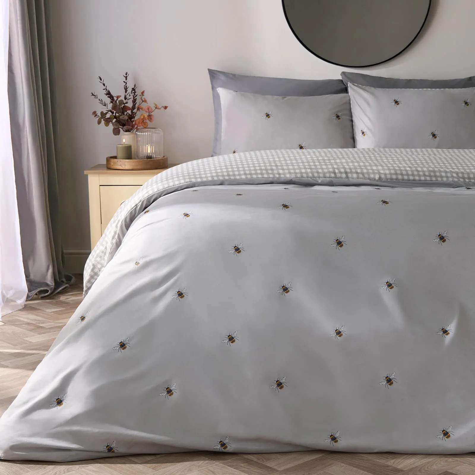 OHS Bee Gingham Reversible Bedding Set Duvet Cover with Pillowcase in Light Grey
