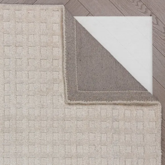 Textured Grid Checked Rug 3
