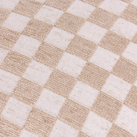 Hoem Larro Square Cushion 2